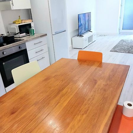 A Beautifully Furnished Master Bedroom In A Shared Apartment Aylesbury  Eksteriør billede
